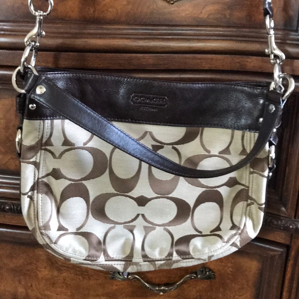 Coach Cross/ Hand Bag